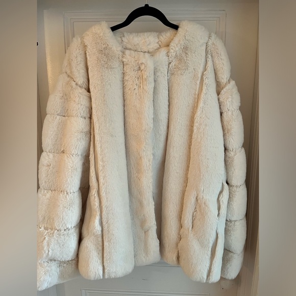 PLT Faux Fur Bubble Coat - Picture 1 of 6